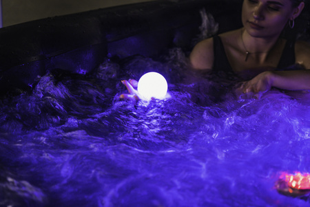 Plávajúca lampa LED THUNDER